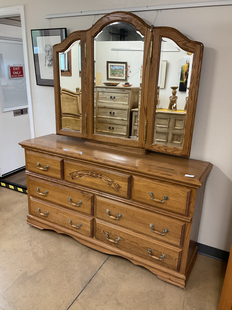 Dresser