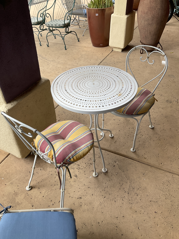 Table w Chairs