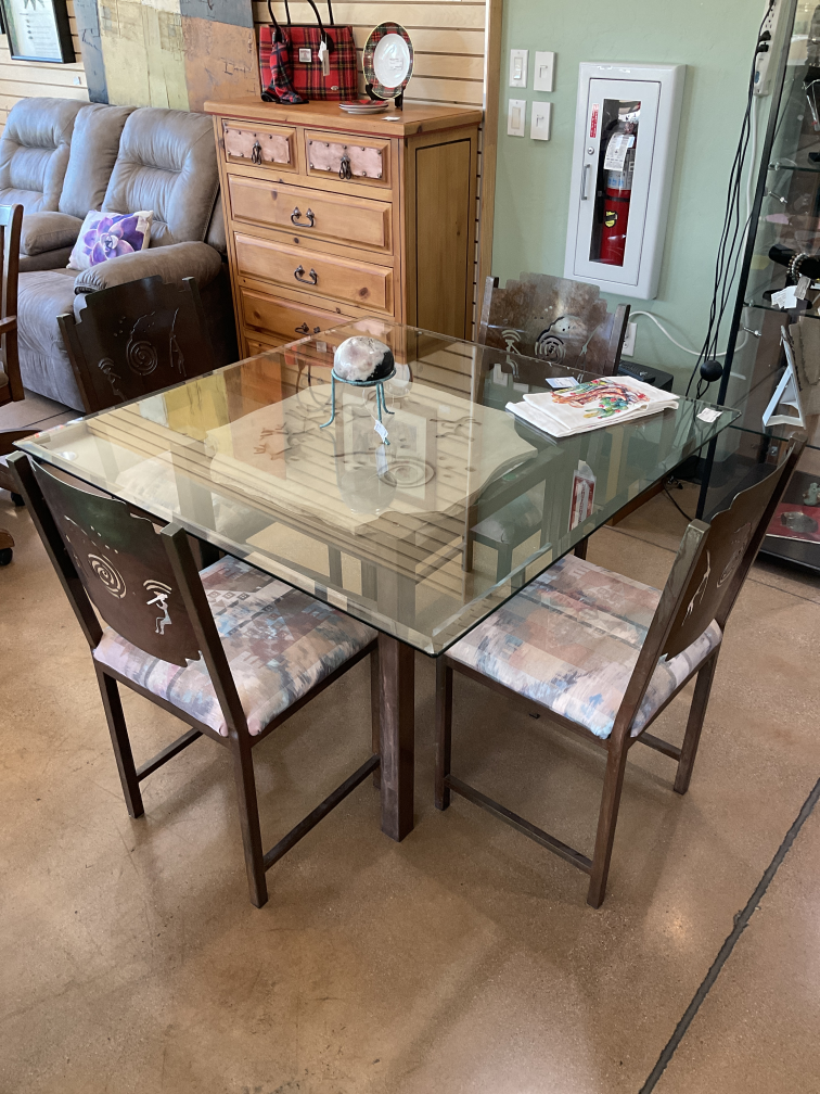 Table w Chairs