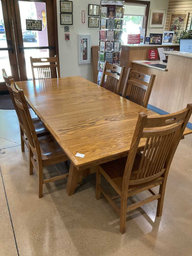 Table w Chairs