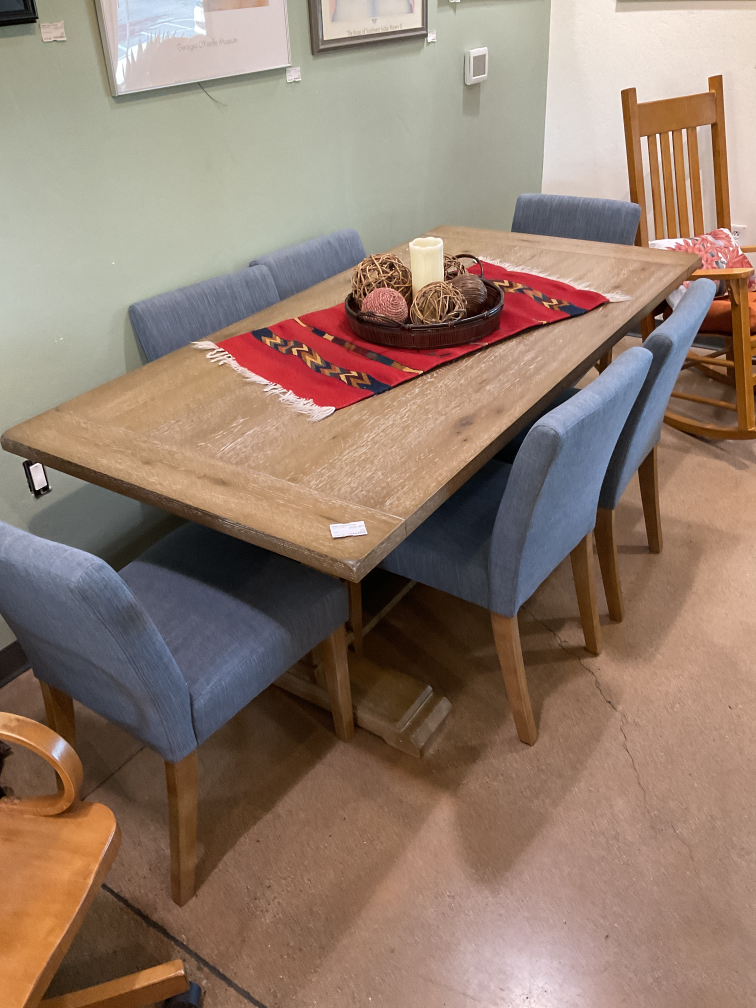 Table w Chairs