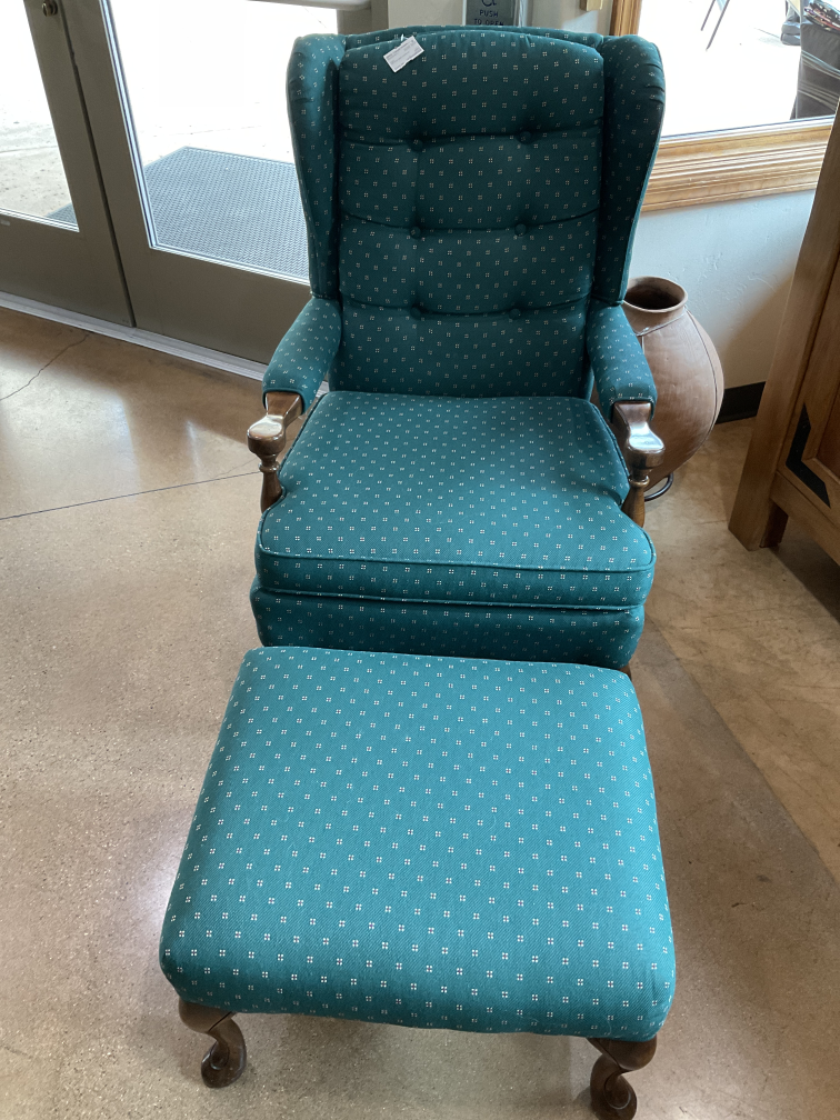 Chair w ottoman