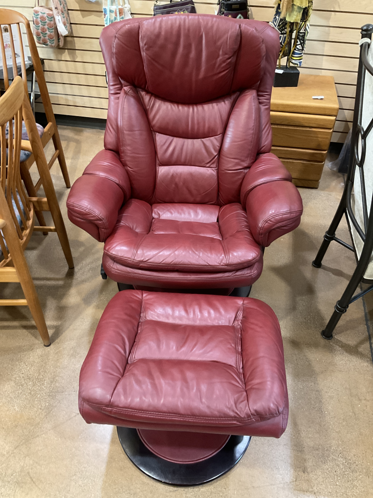 Chair w ottoman