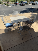 Table w Chairs