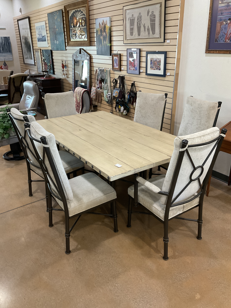 Table w Chairs